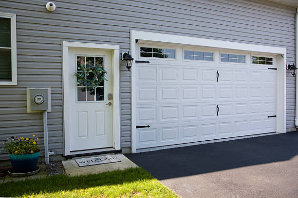24/7 Emergency Garage Door Panel Replacement experts in Sugar City, ID